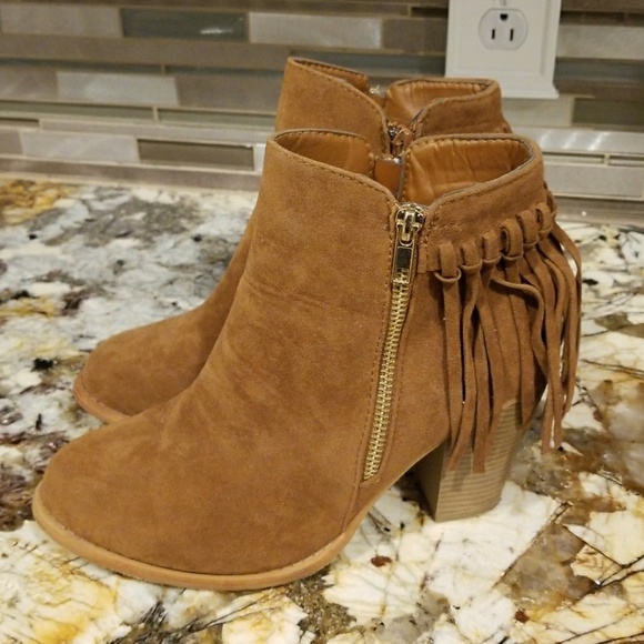 betani Shoes - BF Betani camel boots in a size 8